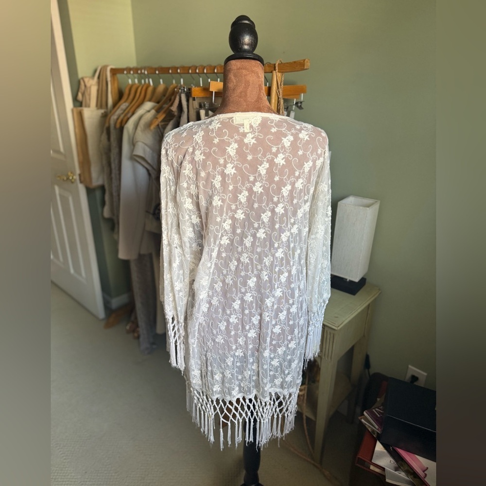 Monteau Floral Lace Kimono Cardigan - Picture 5 of 12